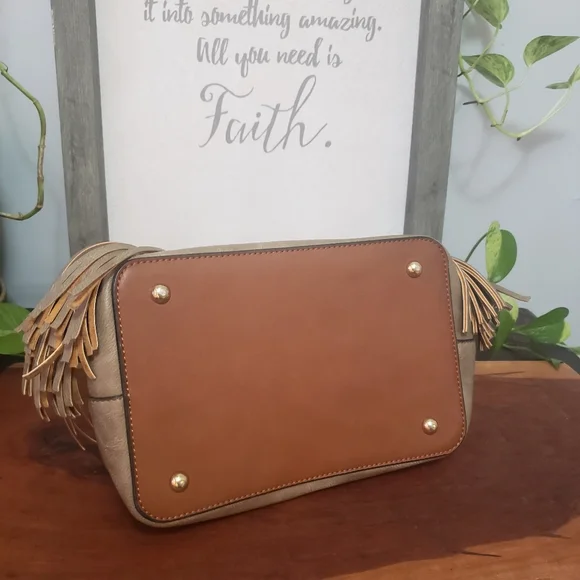 Satchel purse bag with double tassels NEW - Picture 2 of 12